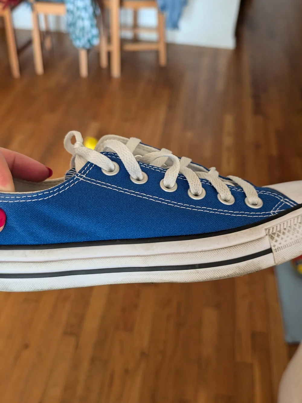 Converse Unisex Sneakers. Women Size 7. Men Size 5
